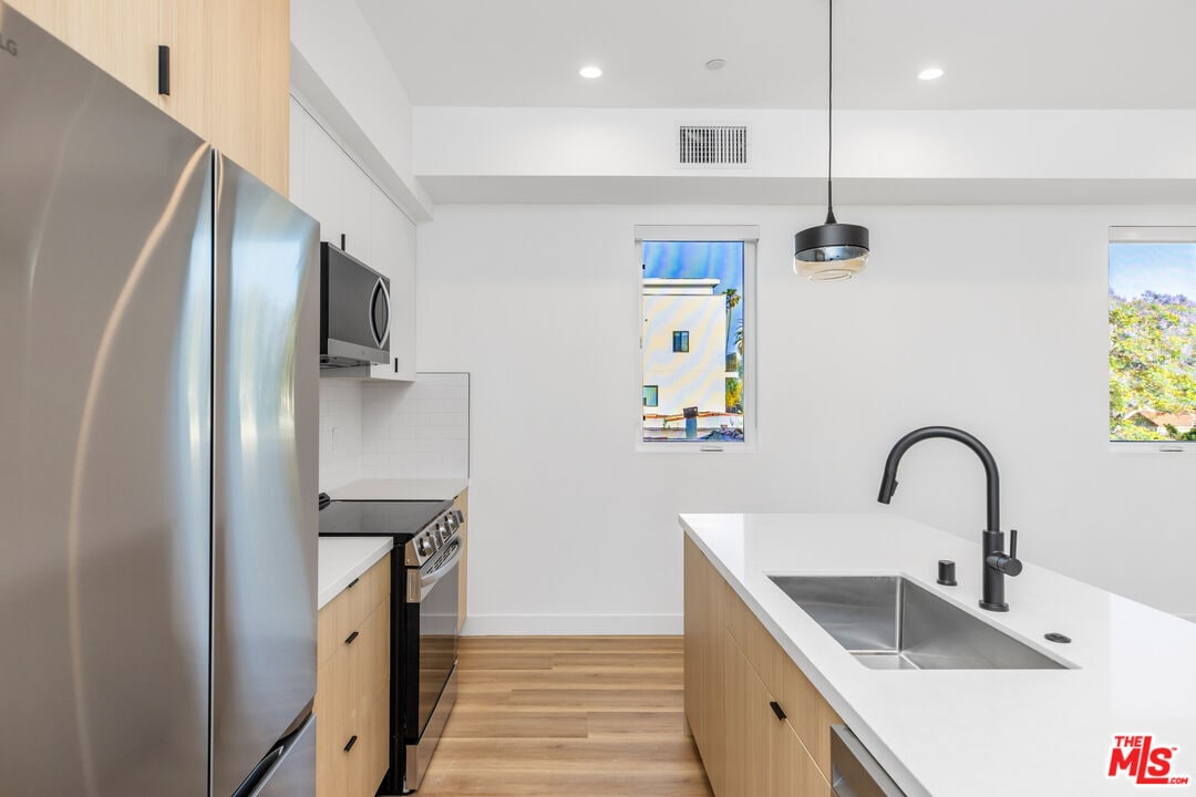 Building Photo - 5225 W 20th St