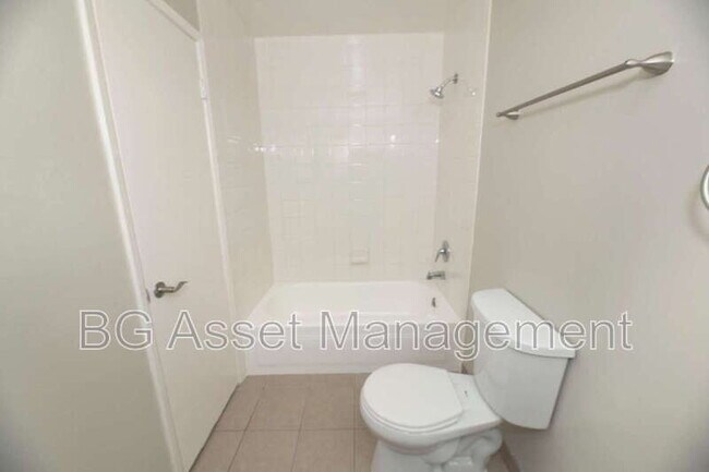 Building Photo - 106 Avian Dr