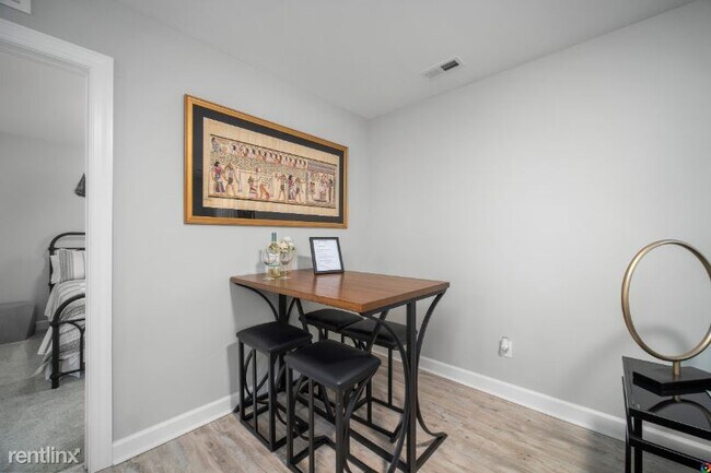 Building Photo - 125 N 4th St