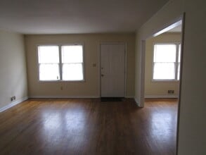 Building Photo - 3 BR, 2 BA House