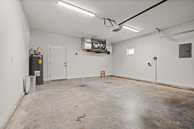 Building Photo - 2811 N Panama Ave