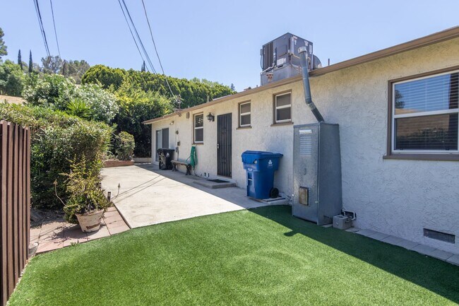 Building Photo - 22436 Avenue San Luis