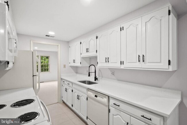 Building Photo - 6056 Morgan Ct