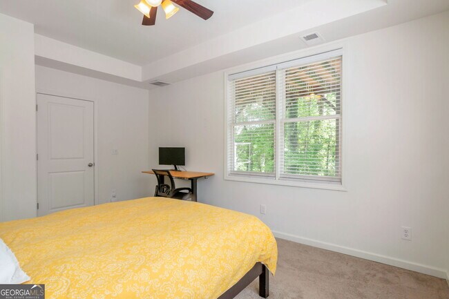 Building Photo - 2524 Kickerillo Way SE