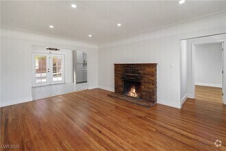 Building Photo - 1140 Hillside Pl