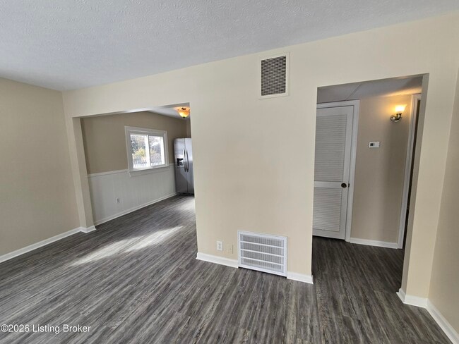 Building Photo - 214 Alpha Ave