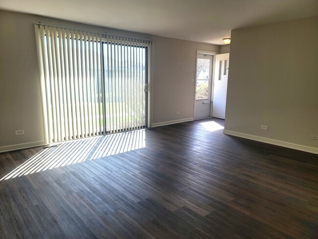 Building Photo - 1335 Forestdale Ct