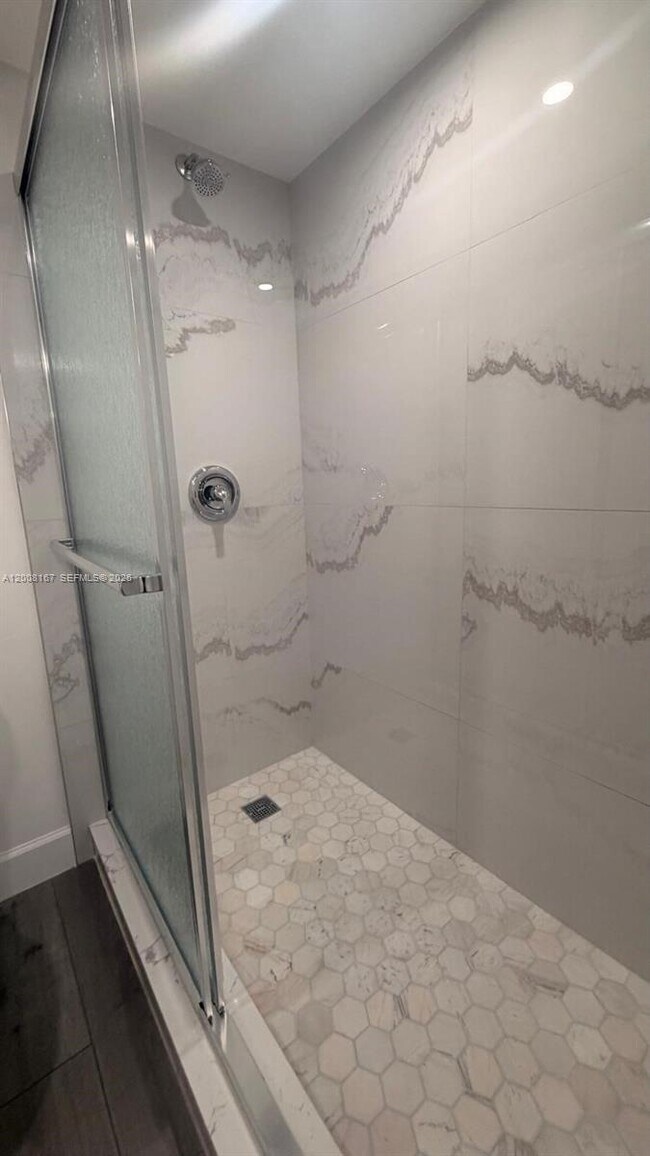 Building Photo - 5900 SW 127th Ave