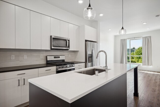 Building Photo - 32730 Hemlock Ave SE