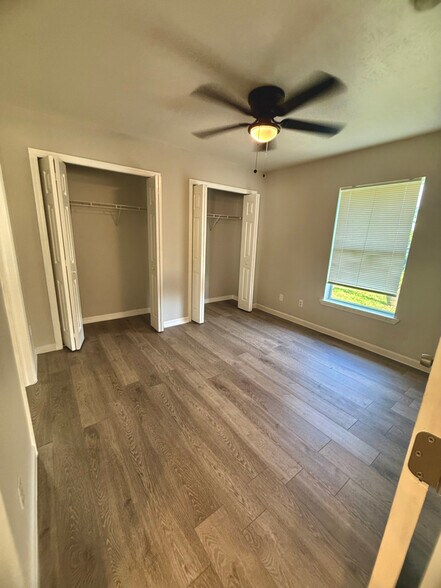 Building Photo - 325 Ichabod Ave