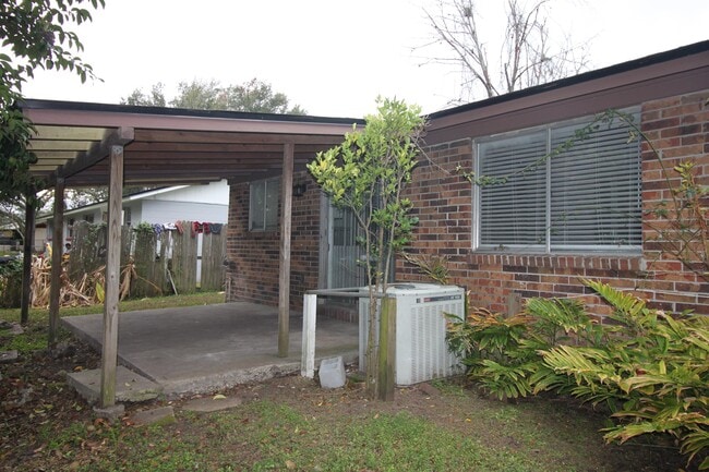 Building Photo - 3915 Oriely Dr E
