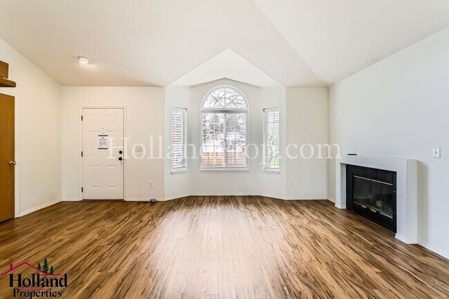 Building Photo - Wonderful 3 Bedroom Hillsboro Home!