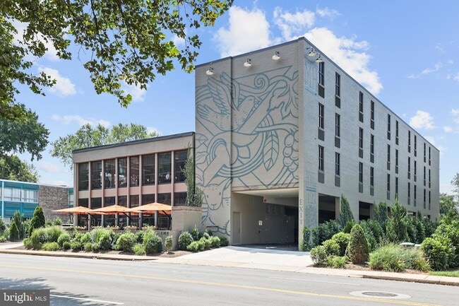 Building Photo - 513 W Broad St