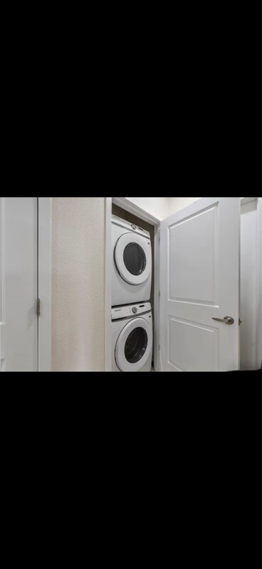 Building Photo - 4100 Albion St