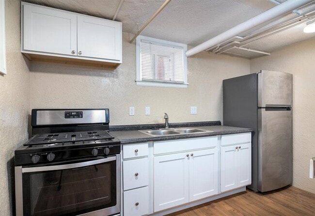 Building Photo - 975 N Washington St