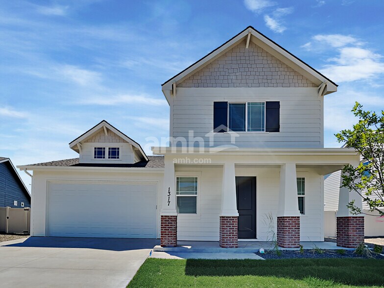 Primary Photo - 1317 N Barkvine Ave