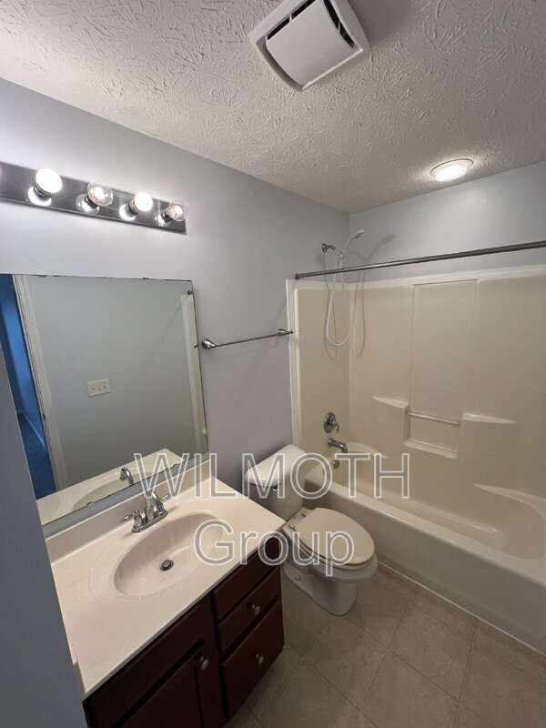 Building Photo - 9451 Glencroft Way