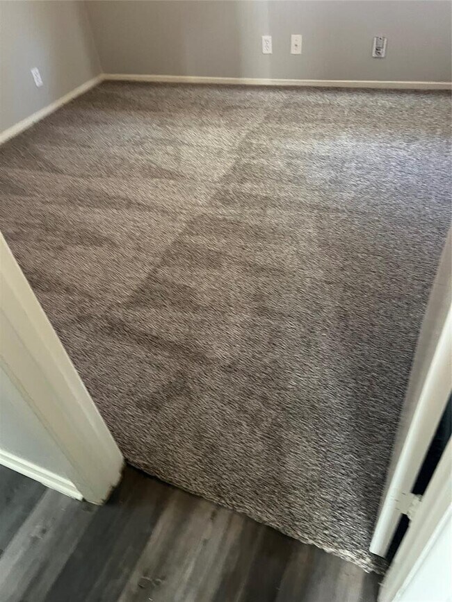 Building Photo - 317 Craigmont Dr