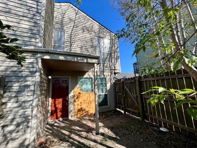 Building Photo - 306 Cougar Ridge