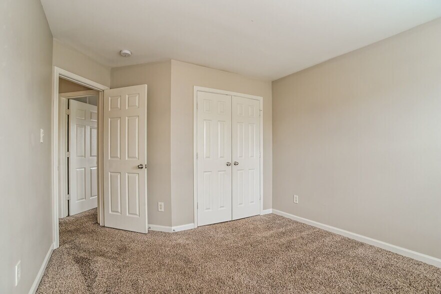 Building Photo - 12824 Walking Stick Dr