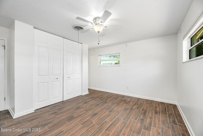 Building Photo - 250 Carib Dr