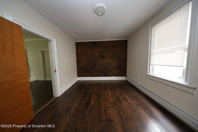 Building Photo - 306 S Hyde Park Ave