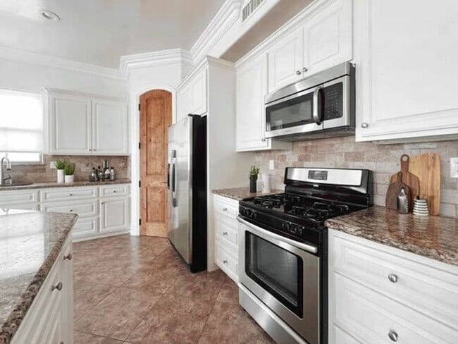 Primary Photo - Gorgeous Custom Home in Carlsbad - 1 Mile ...