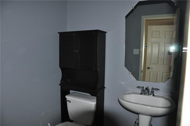 Building Photo - 1501 Big Thicket Dr