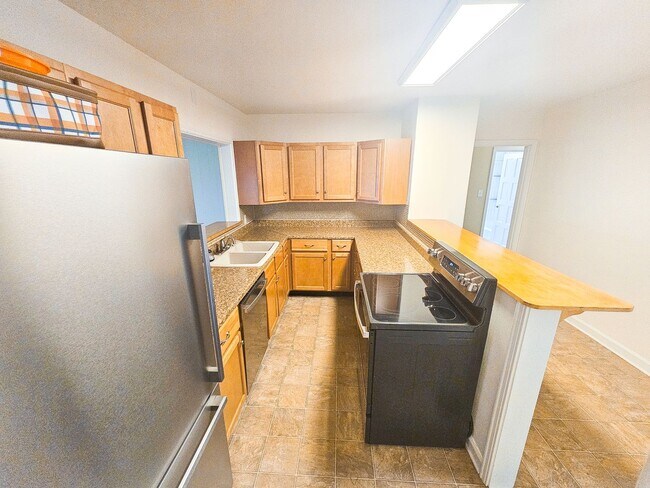 Building Photo - 5352 Crittenden Ave