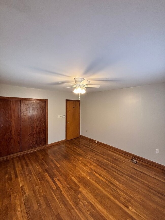 Building Photo - Quiet Country Feel — Minutes From Downtown Knoxville 2bd/1bth