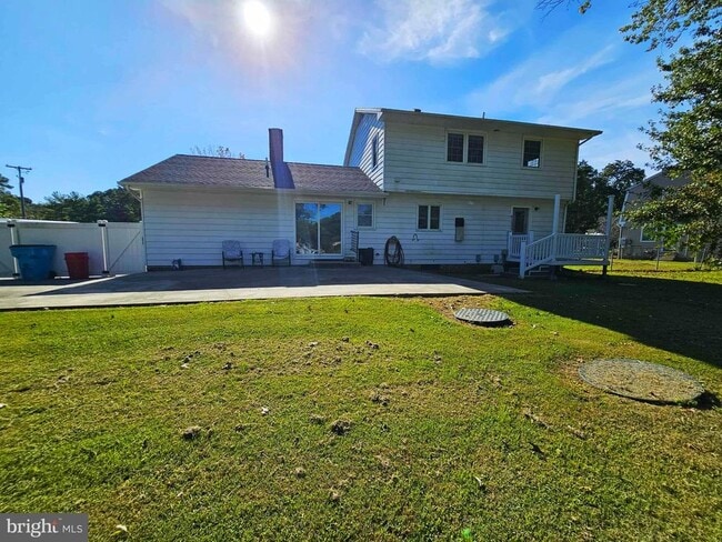 Building Photo - 8681 Mar Lynn Dr