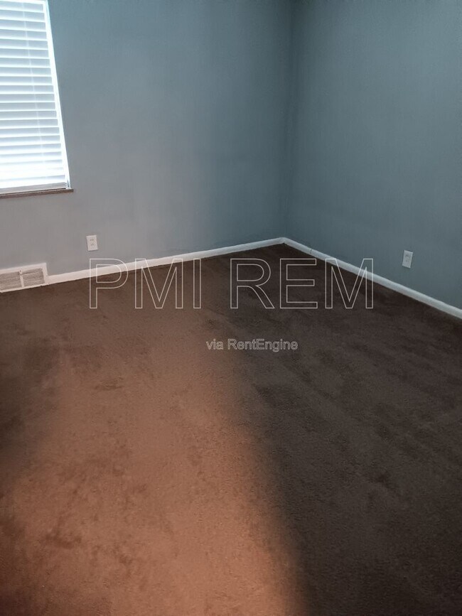 Building Photo - 16025 Van Aken Blvd