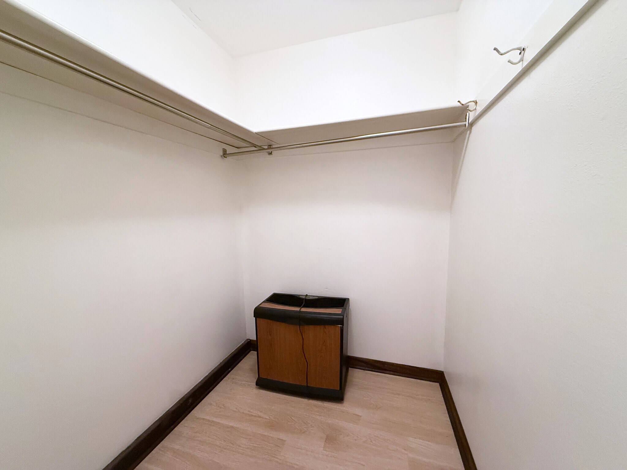 Building Photo - 9366 Fall River Rd