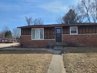Building Photo - 2461 He Nis Ra Ln