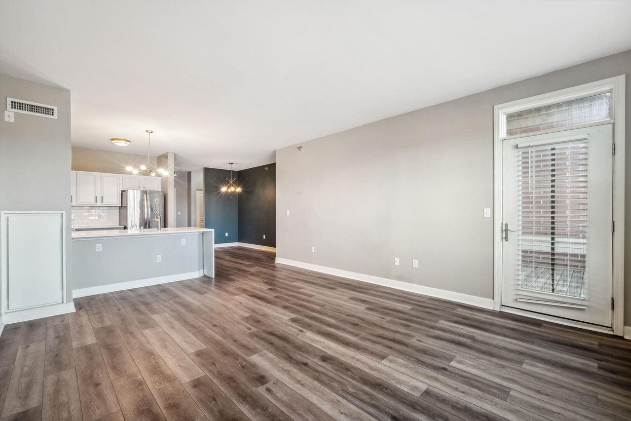 Building Photo - 4110 S Lake Dr