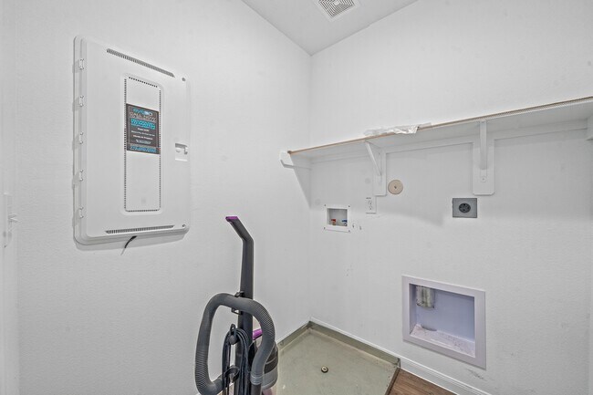 Building Photo - 7306 Heath Knl Ln