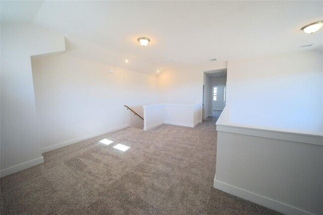 Building Photo - 162 Elisha Dr