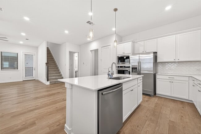 Building Photo - 3203 Home Ct