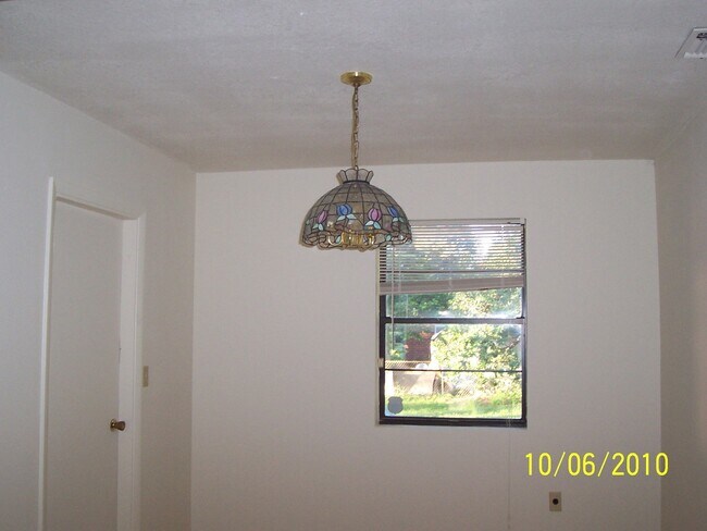 Building Photo - 1822 Ector Rd