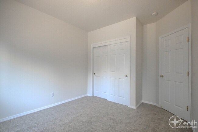 Building Photo - 18608 SE 13th Cir