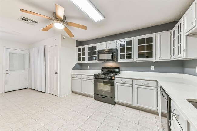 Building Photo - 3327 S Country Meadows Ln
