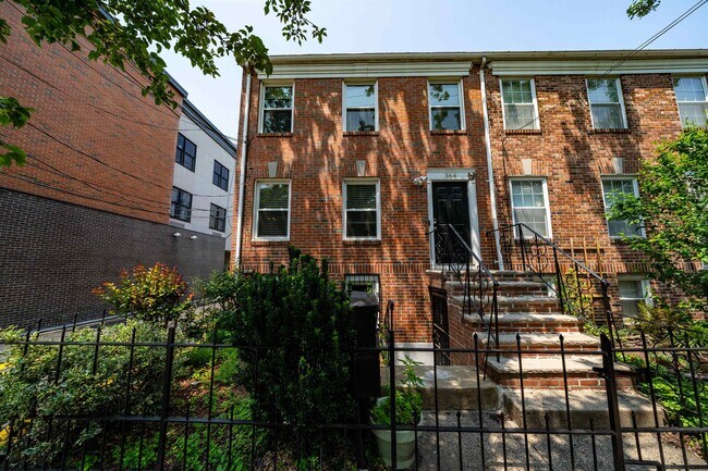 Building Photo - 364 1st St