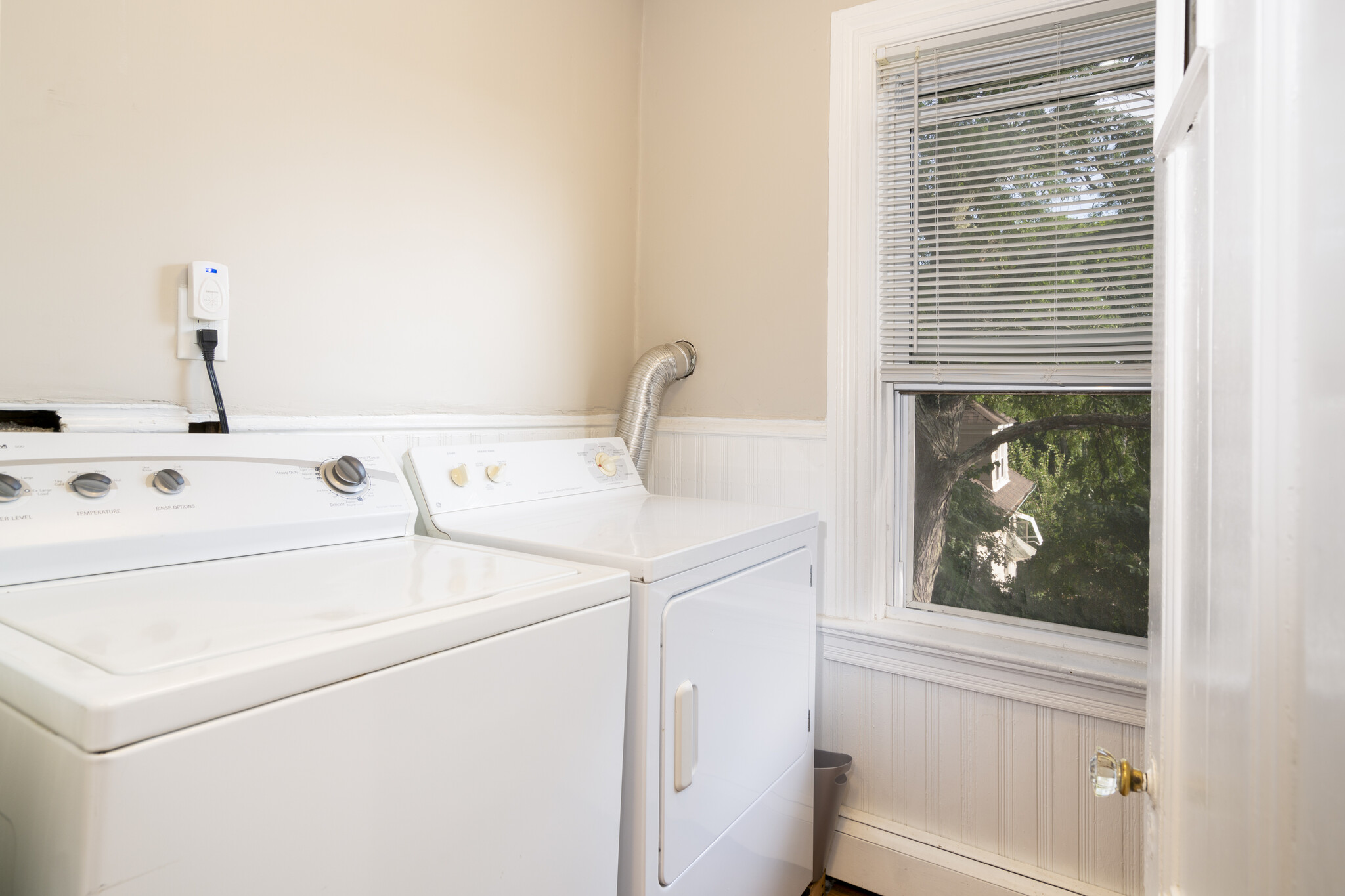 Washer/Dryer 2nd Fl. - 590 River Ave