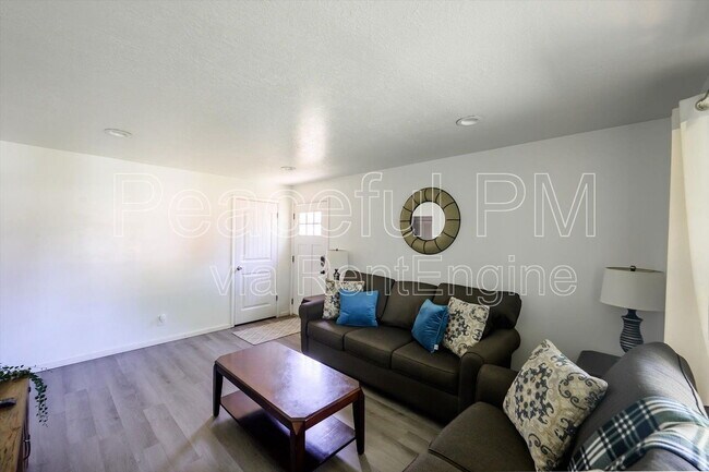 Building Photo - 3646 S 700 E