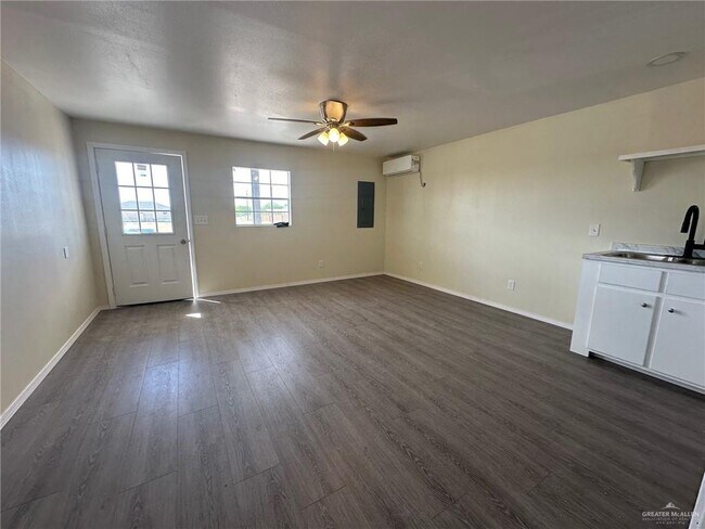 Building Photo - 1436 Mariposa Dr