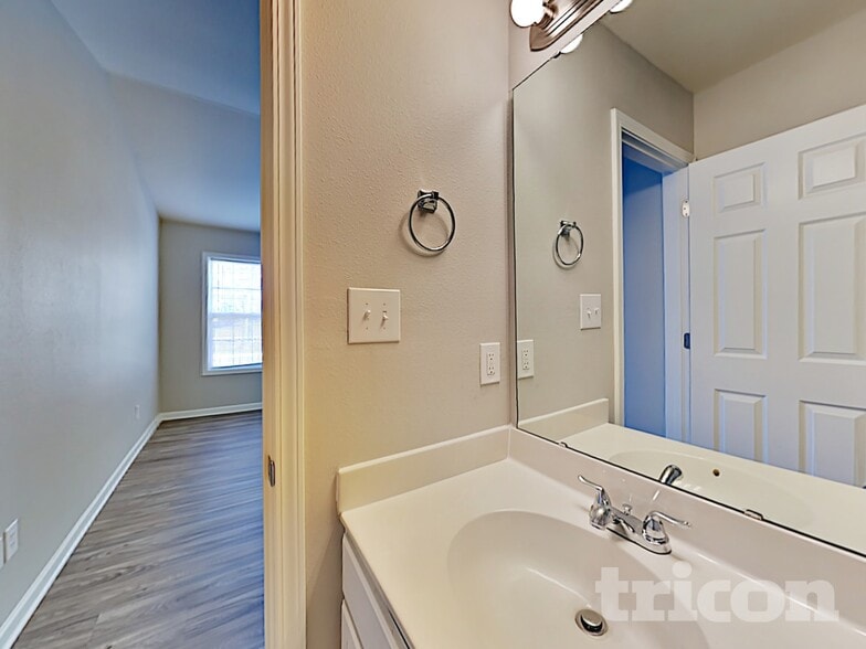 Building Photo - 10333 Hugue Way