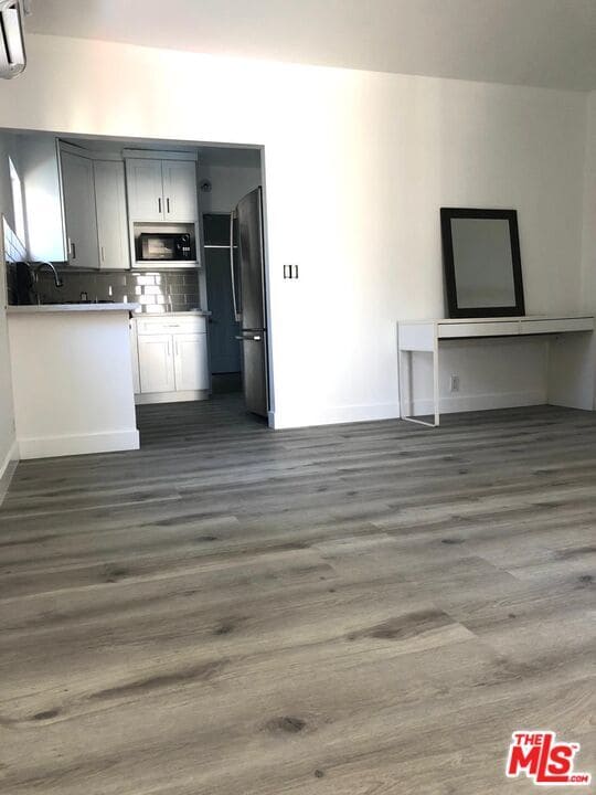 Building Photo - 6049 Bellingham Ave