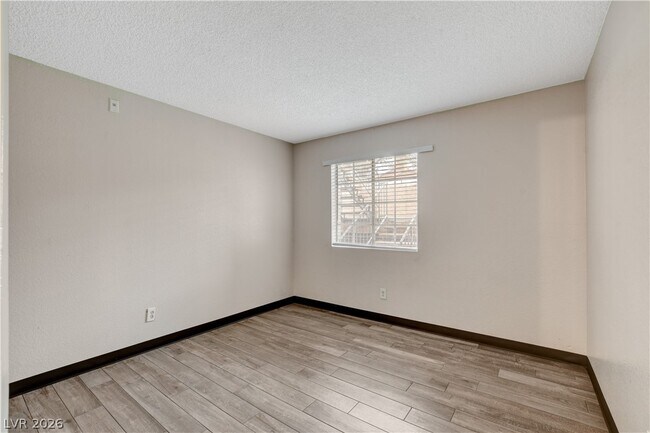 Building Photo - 200 Mission Laguna Ln