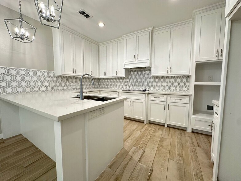 Building Photo - 2725 Kilgore Ave