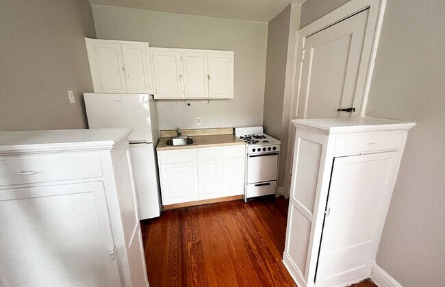 Building Photo - The Jonathan